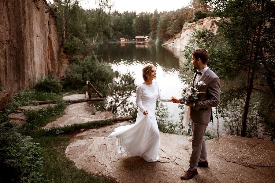 Fotógrafo de casamento Nataliya Salan (nataliasalan). Foto de 9 de setembro 2019