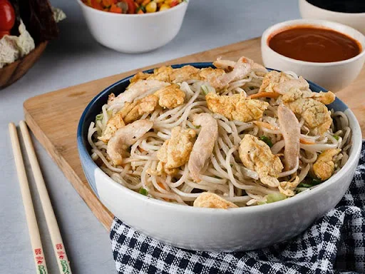 Egg Chicken Hakka Noodles