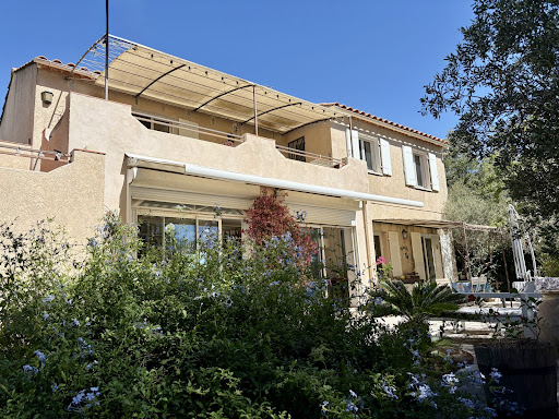 House with pool and garden 1