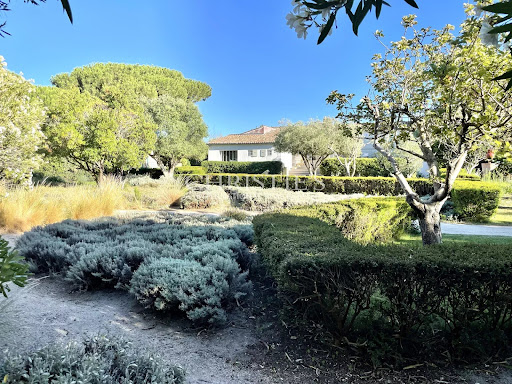 Maison avec piscine et terrasse 1
