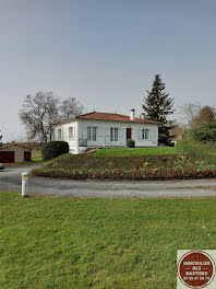 maison à Sauveterre-de-Guyenne (33)