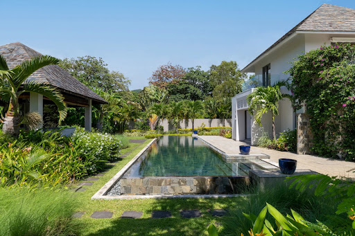 Villa with pool 3