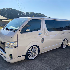 ハイエースバン TRH200V