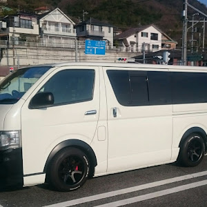 ハイエースバン TRH200V