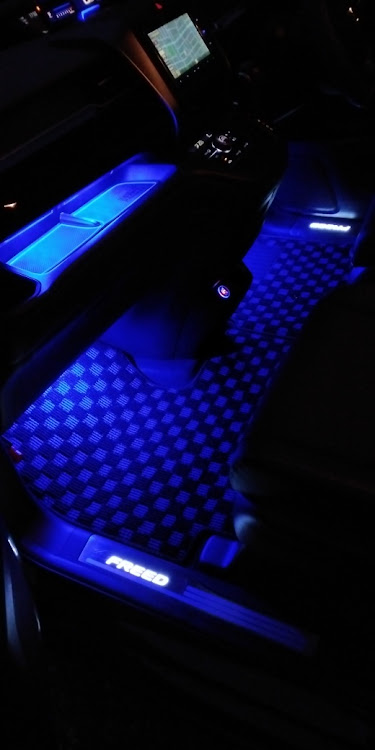 フリードのイルミ・DIY・LED・フットライト・インパネイルミに関するカスタム事例の投稿画像1枚目