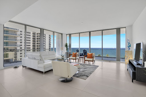 Apartment with pool 4