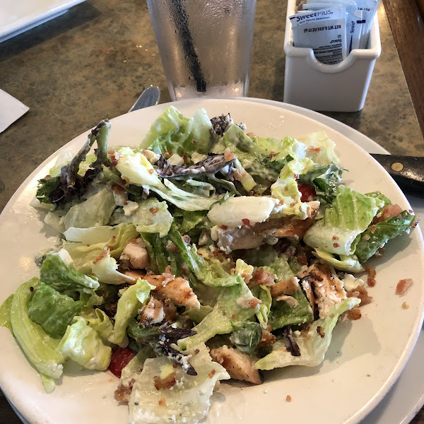 Blue cheese bacon salad (small) with added grilled chicken.