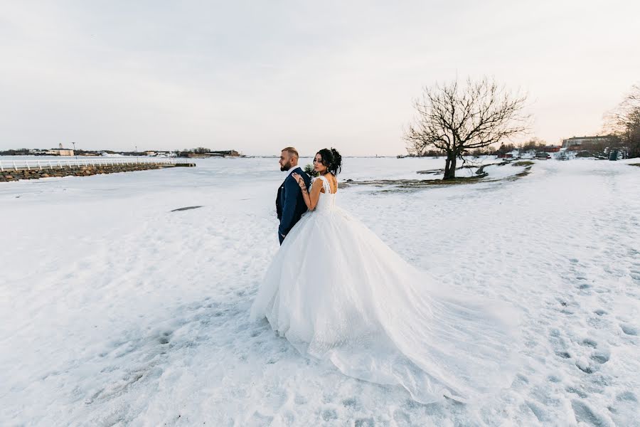 Свадебный фотограф Ринат Ямаев (izhairguns). Фотография от 24 февраля 2019