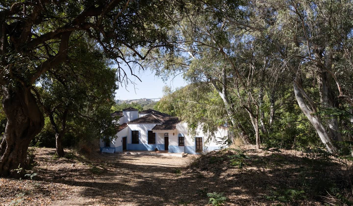 Villa with terrace Casares