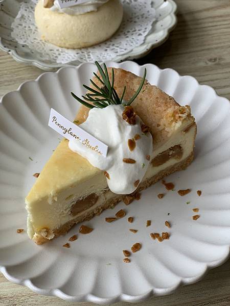 PENNY LANE 移動甜點工作室，隱身在暗巷的神秘甜點工作室，每日限量手作甜點，晚來就吃不到囉！