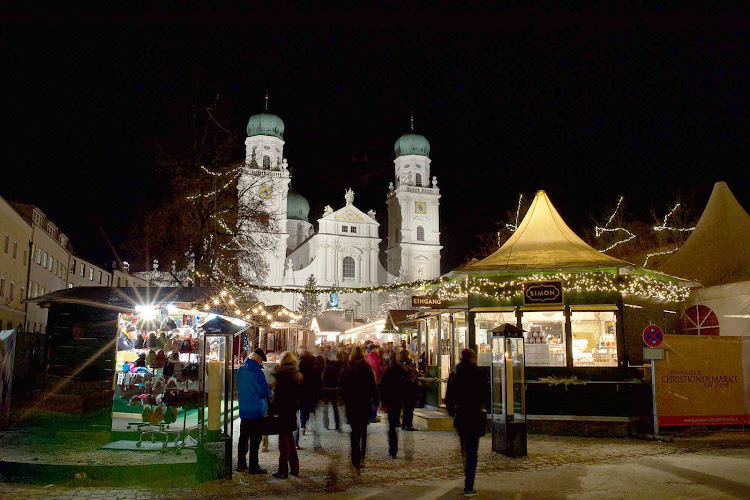 The Passau Christmas Market, or Passau Christkindlmarkt, is set in the old historic town center of Passau.