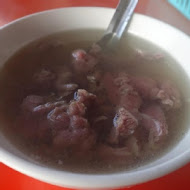 助仔牛肉湯