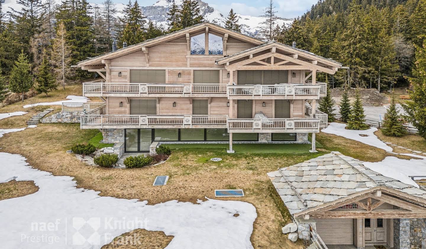 Chalet avec vue panoramique et terrasse Crans-Montana