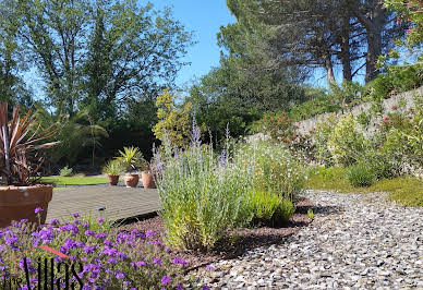 Villa avec piscine et terrasse 3