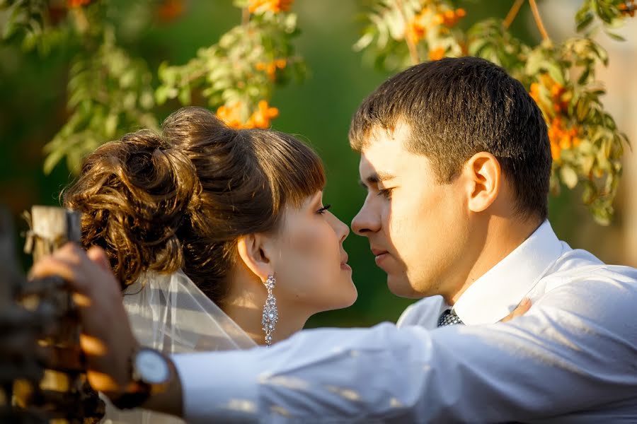 Wedding photographer Olga Bogatyreva (olyoli). Photo of 1 October 2017