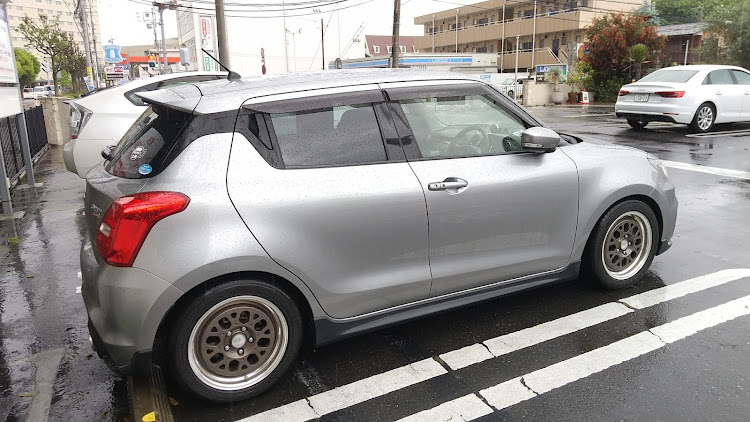 スイフトスポーツのガチャガチャ鬼回し隊・食品自販機探訪に関するカスタム事例の投稿画像3枚目