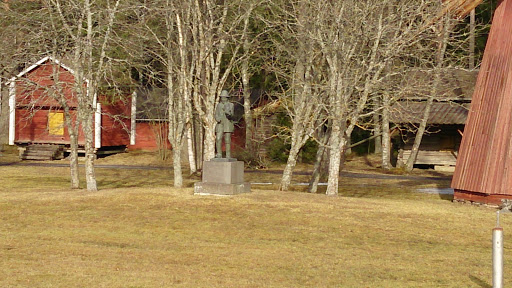 Statue Folk Music, - Seinäjoki