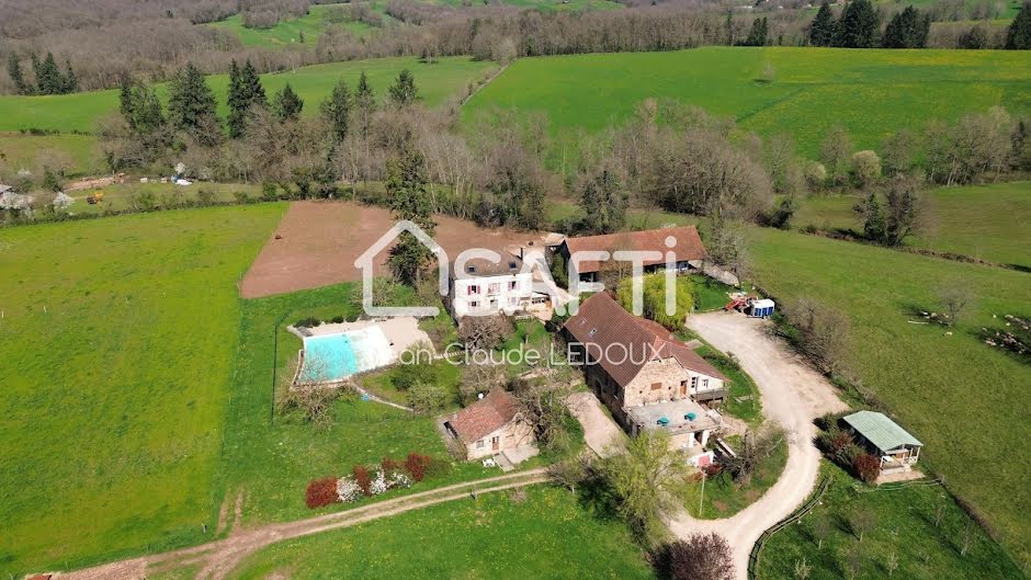 Vente maison 16 pièces 510 m² à Lacapelle-Marival (46120), 959 000 €