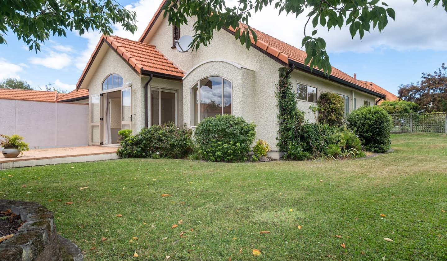 House with garden Havelock North