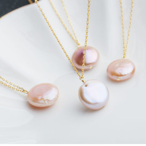 Title 3, Baroque pearl necklace