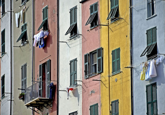 la casa multicolor  di Luciano Fontebasso