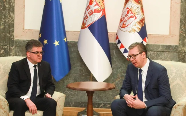 Vučić sa Lajčakom o sve većim izazovima pred Srbijom