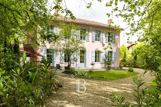 House with pool 3