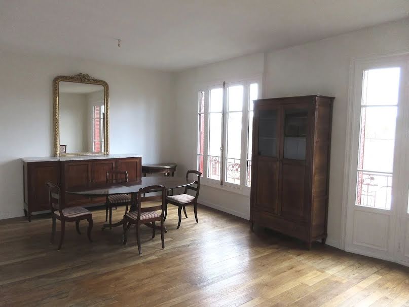 Location  appartement 3 pièces 77.3 m² à Chatou (78400), 1 955 €