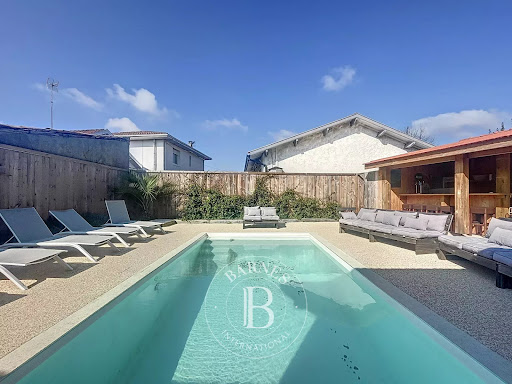House with pool 1