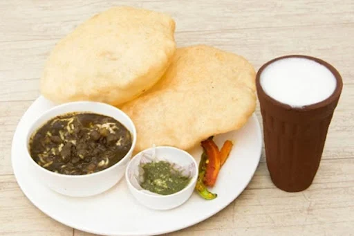 Aloo Chole Bhature