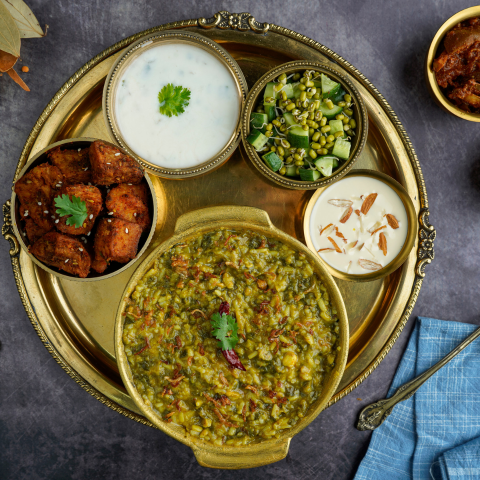 Deluxe Dal Palak Khichdi Thali