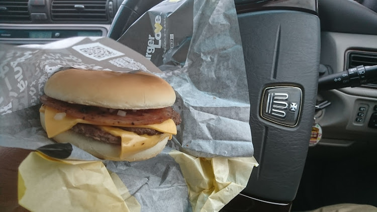 クラウンマジェスタの雨の日・休日・マクドナルド・ステアリング・北海道に関するカスタム事例の投稿画像1枚目