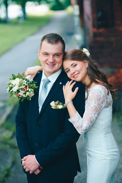 Fotografo di matrimoni Roman Mosyakin (romos93). Foto del 28 agosto 2017