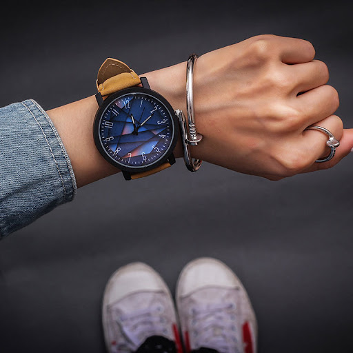 Title 6, Fashion Trend Couple Watch Embrace Time Togethe...
