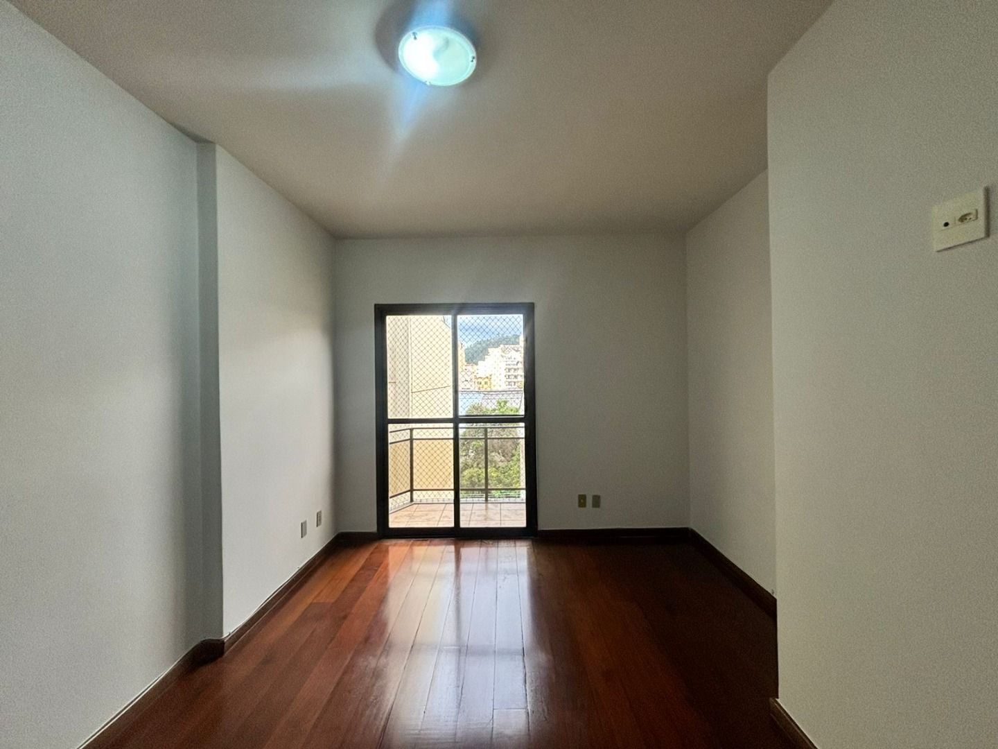 Apartamento para Alugar em Centro, Nova Friburgo - RJ - Foto 5