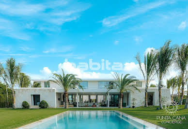 Villa with pool 4