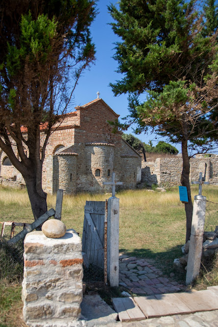 Kościół św. Antoniego, Kisha e Shën Ndout