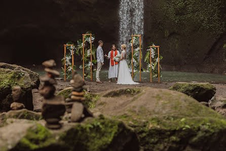 Wedding photographer Zhenya Ivkov (surfinglens). Photo of 3 October 2018