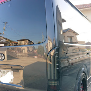 ハイエースバン TRH200V