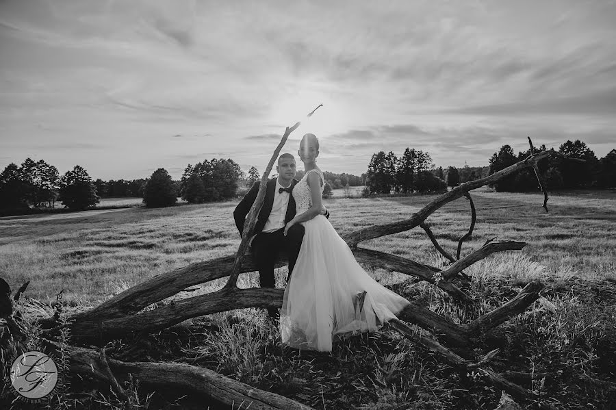 Wedding photographer Krzysztof Serafiński (serafinski). Photo of 17 July 2019