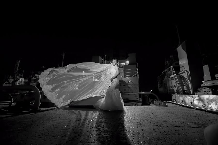 Fotógrafo de casamento Adrian Penes (penes). Foto de 24 de dezembro 2018