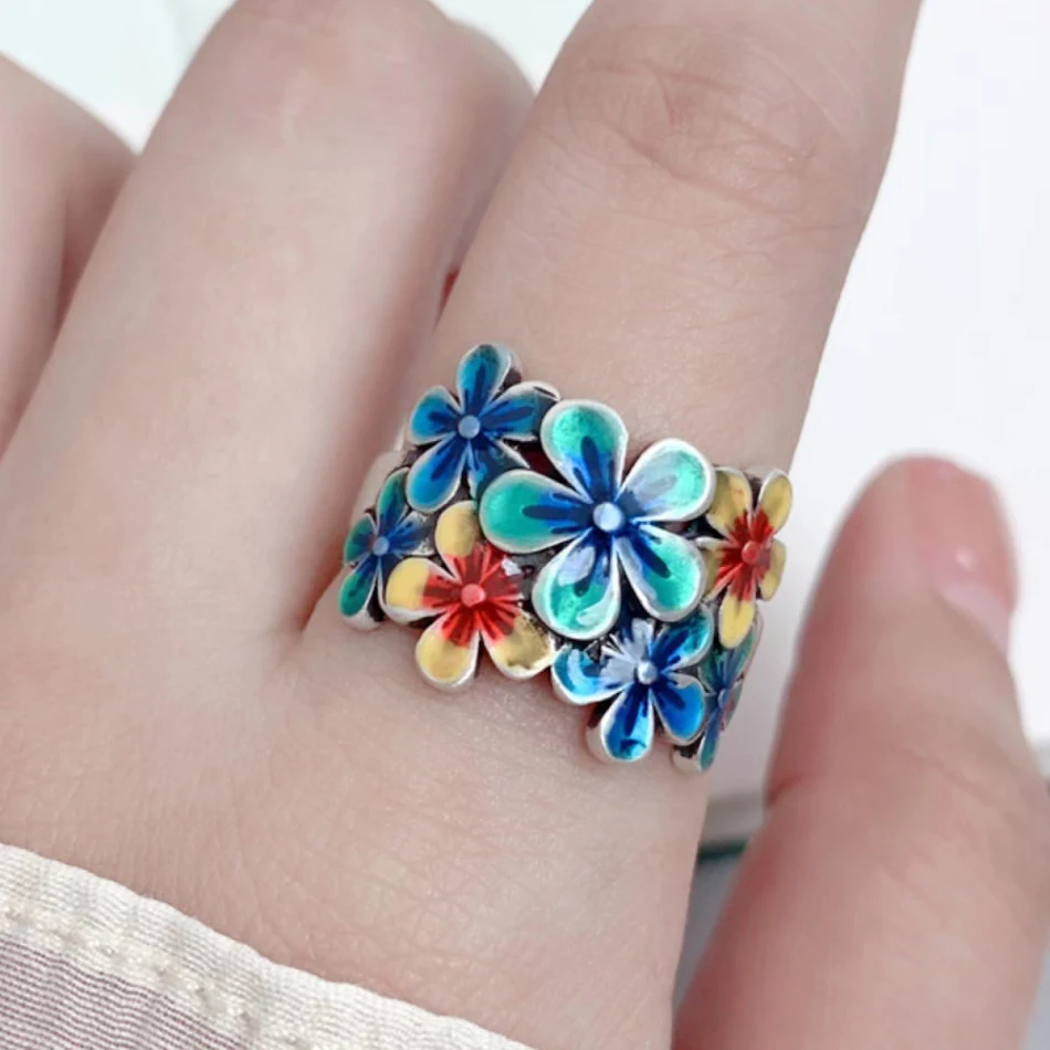 Women's Fashion Personalized Flower Ring. Design Your Unique Jewelry. Customized floral ring, perfect for a special fash