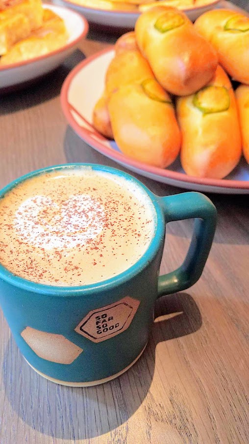 Good Coffee and Kolaches in the Woodlark Hotel in downtown Portland. If you have your coffee here rather then to go, it will be served in mugs by local ceramic artists like Margaret & Beau (the green mug you'll see) and Mary Carroll (the pink mug).