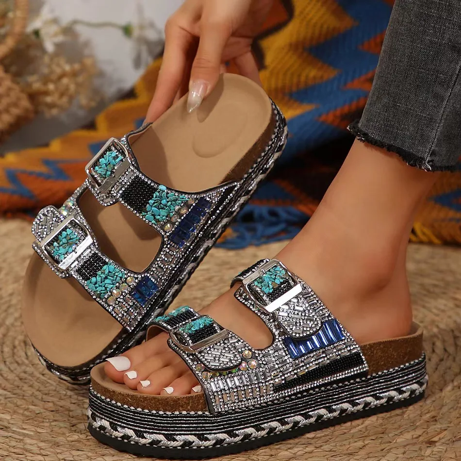 Dicke Kork-Strand-Sandalen mit Hanfseil, Doppel-Schnalle und Strass. Bequeme und stylische Sommerschuhe für den Strand!