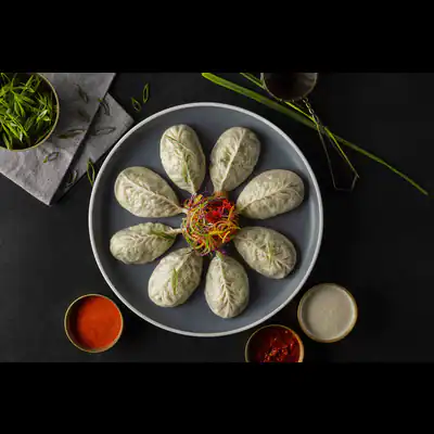 Vegetable Momo 8 Pieces