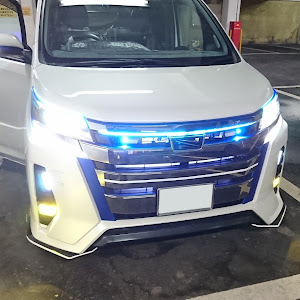 ノア ZRR85W