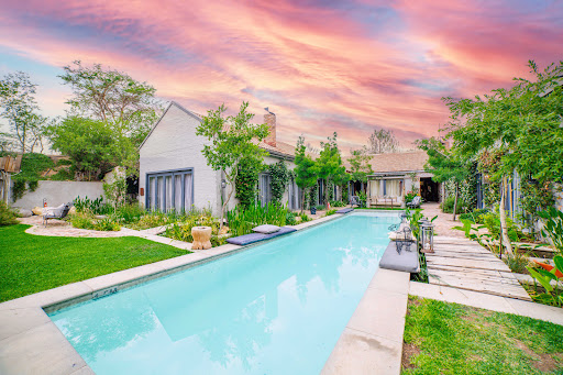 Maison avec piscine et jardin 1