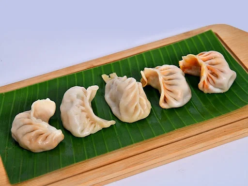 Chicken Cheese Momos (5 Pcs) Steamed