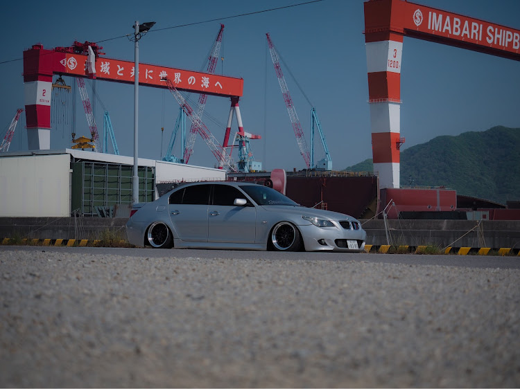 5シリーズ セダンのドライブ・神戸・車高短・誰かコラボしませんか？に関するカスタム事例の投稿画像1枚目