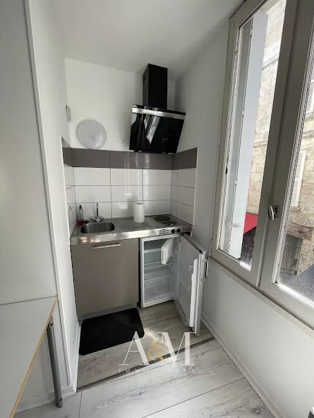 Location meublée appartement 1 pièce 20 m² à Angouleme (16000), 350 €